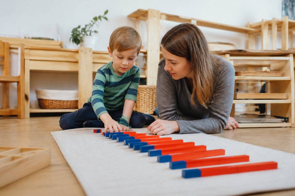 Le principe des écoles Montessori expliqué aux familles en quête d’une pédagogie différente