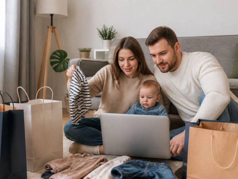 Les tendances du shopping malin pour les parents à connaître avant d’acheter