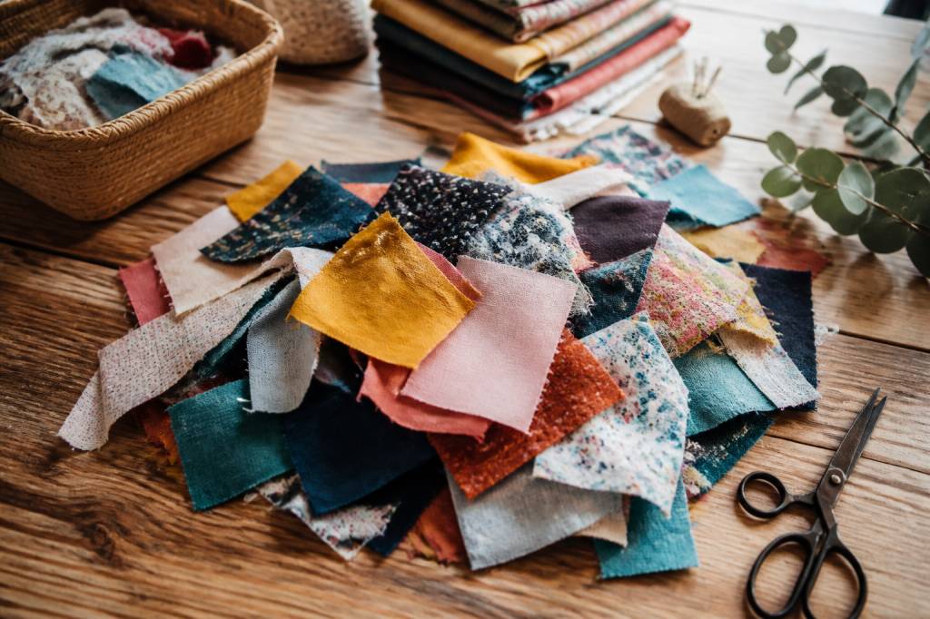 Recyclage chute de tissus : idées et astuces pour donner une seconde vie aux chutes de tissu